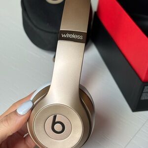 Beats Wireless Headphones in Gold